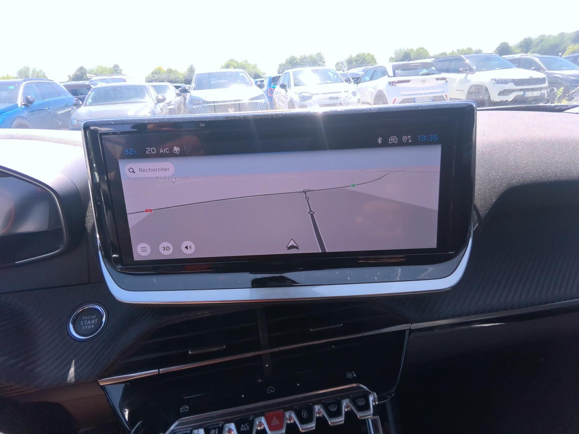 Peugeot 2008 Hybrid 145 e-DCS6 Allure 2025
