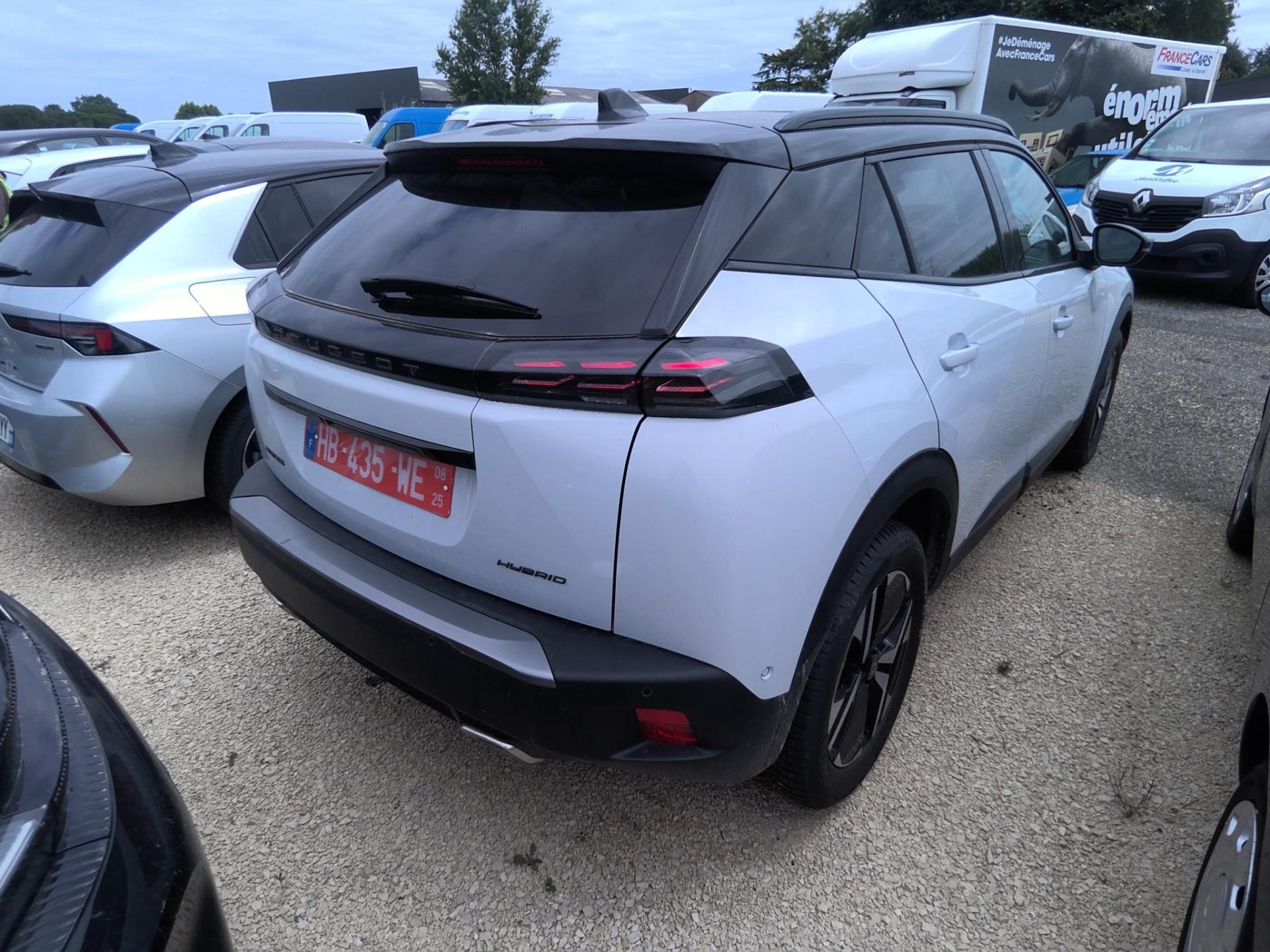 Peugeot 2008 Hybrid 136 e-DCS6 GT 2025