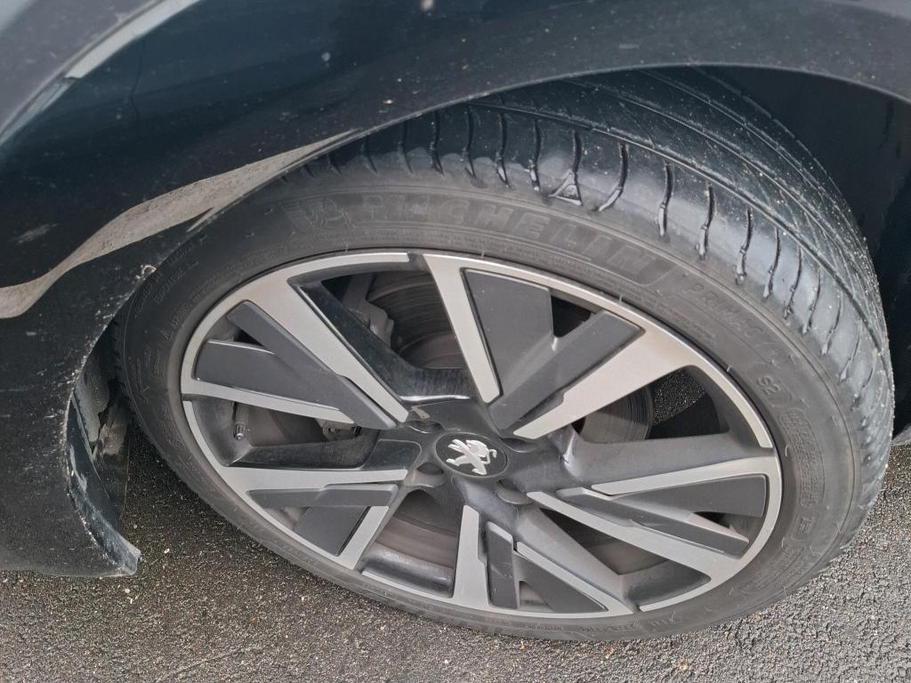 Peugeot 208 PureTech 100 S&S EAT8 GT 2022