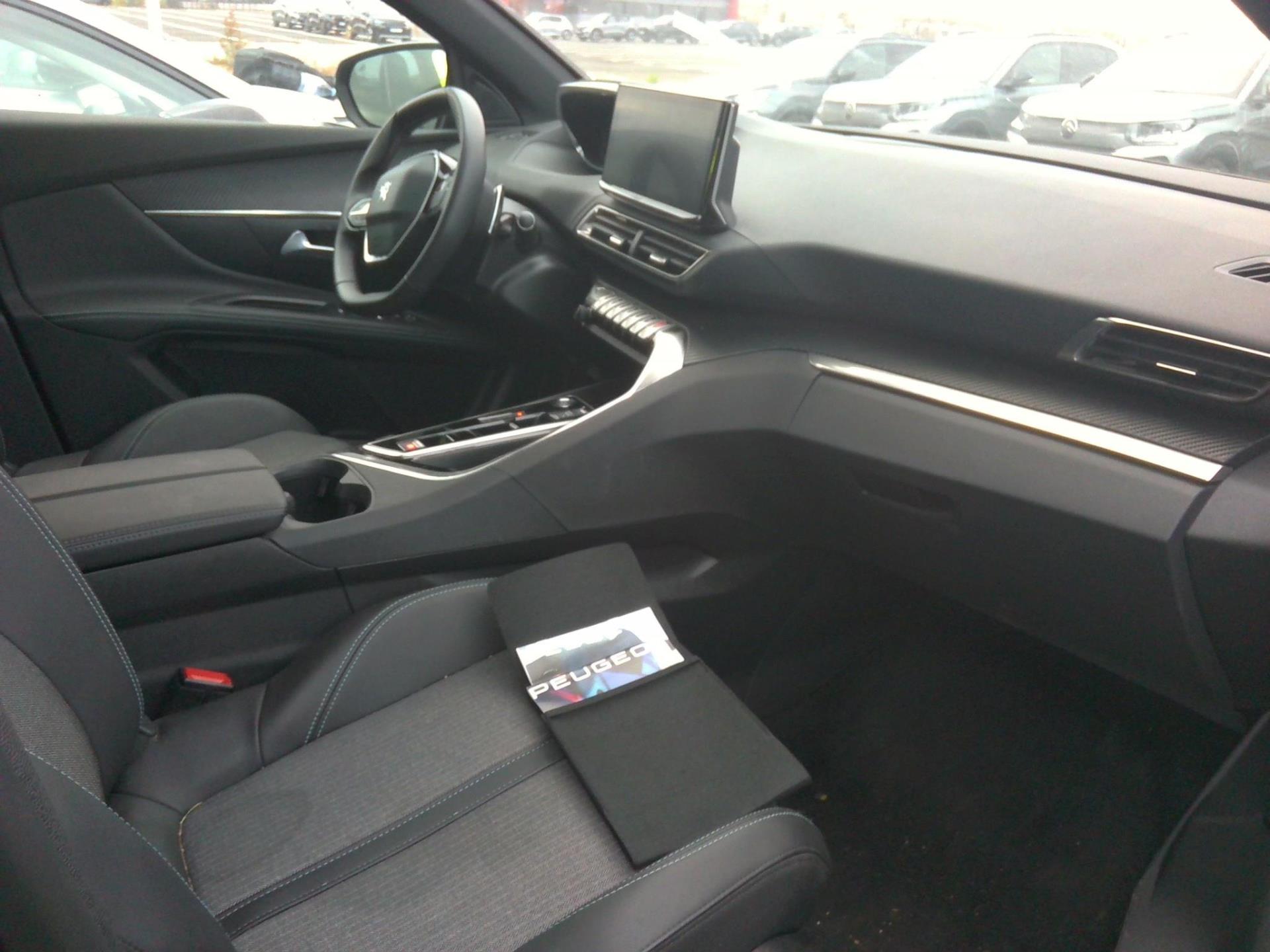 Peugeot 5008 Hybrid 136 e-DCS6 Allure Pack 2024