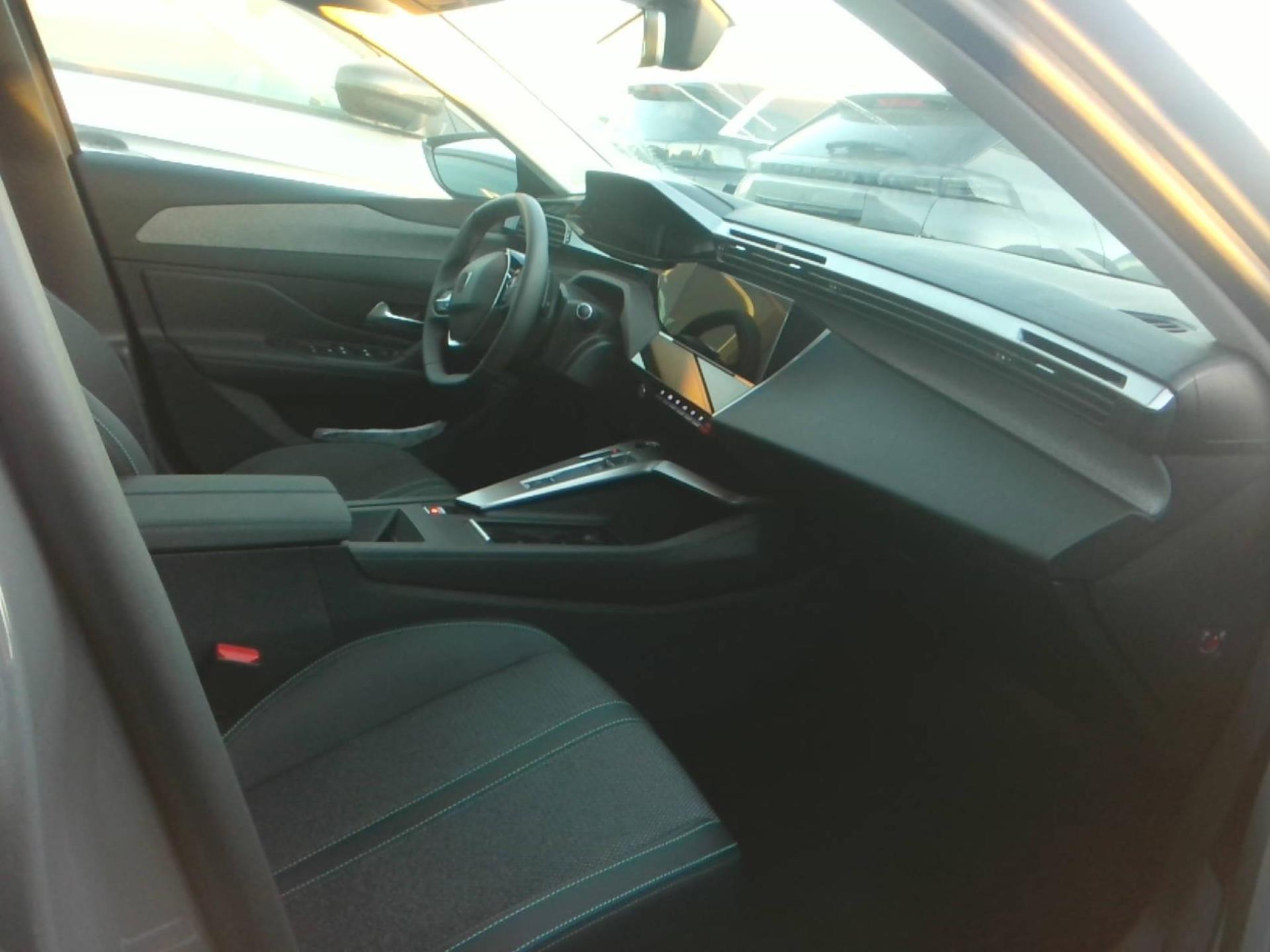 Peugeot 308 SW Hybrid 136 e-DCS6 Allure 2025
