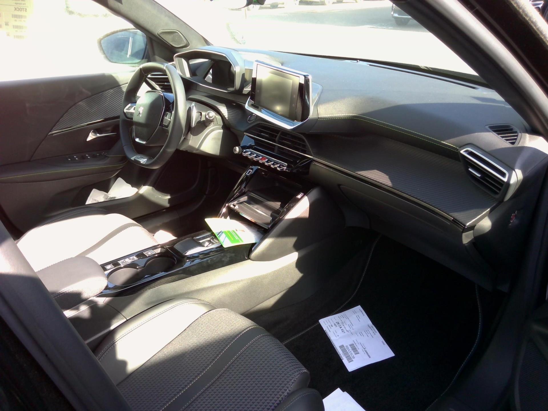 Peugeot 2008 PureTech 130 S&S EAT8 GT 2023