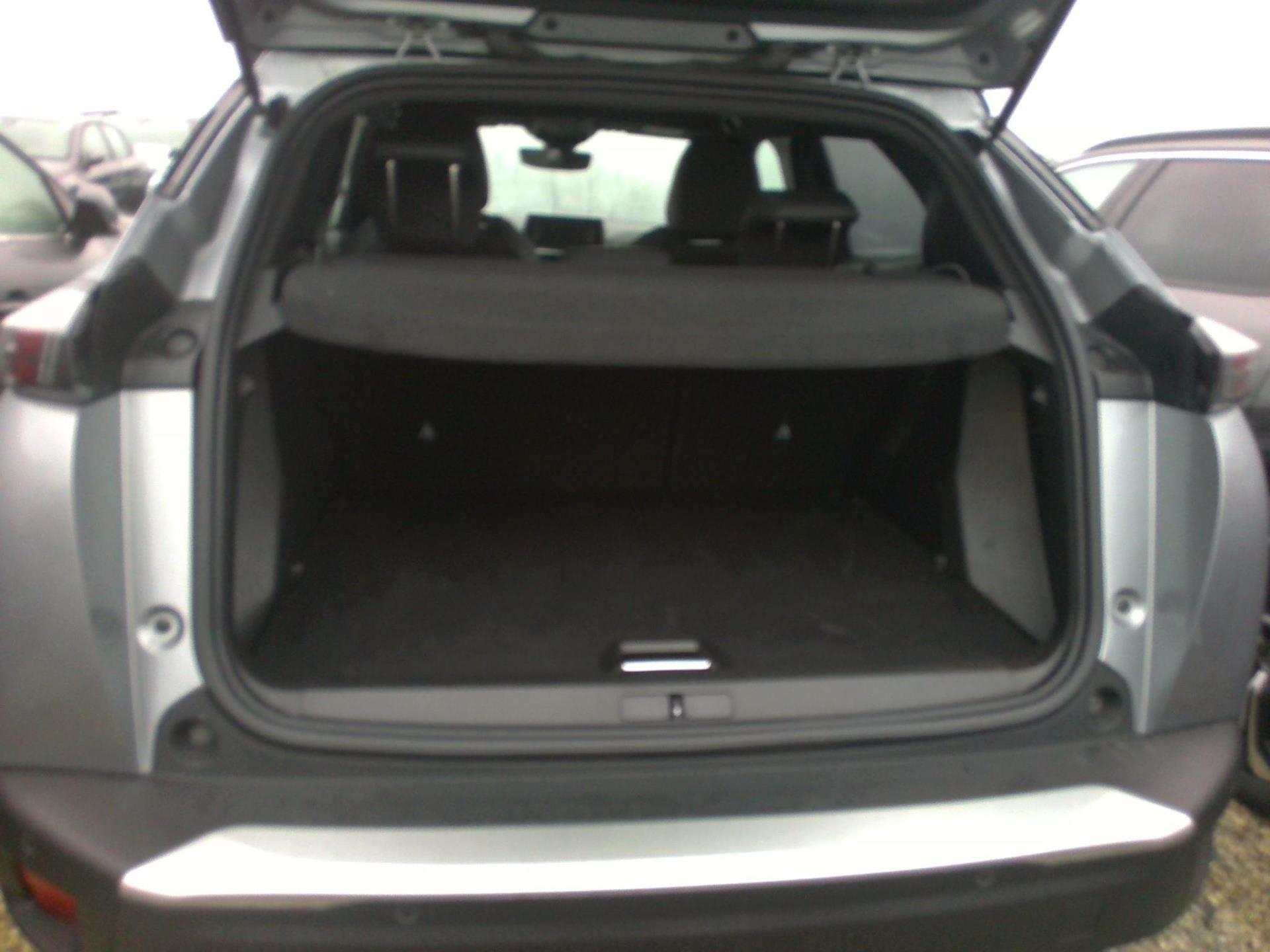 Peugeot 2008 BlueHDi 130 S&S EAT8 GT 2023