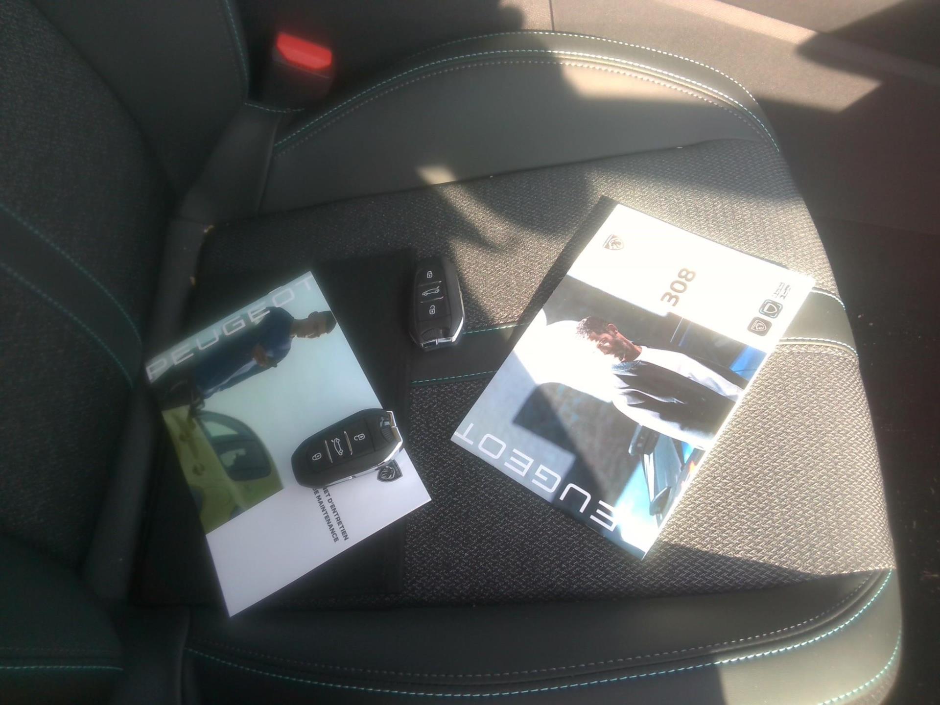 Peugeot 308 BlueHDi 130ch S&S EAT8 Allure 2025