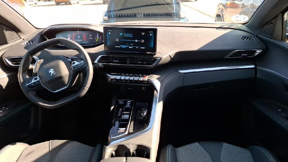 Foto Peugeot 3008 Hybrid 9