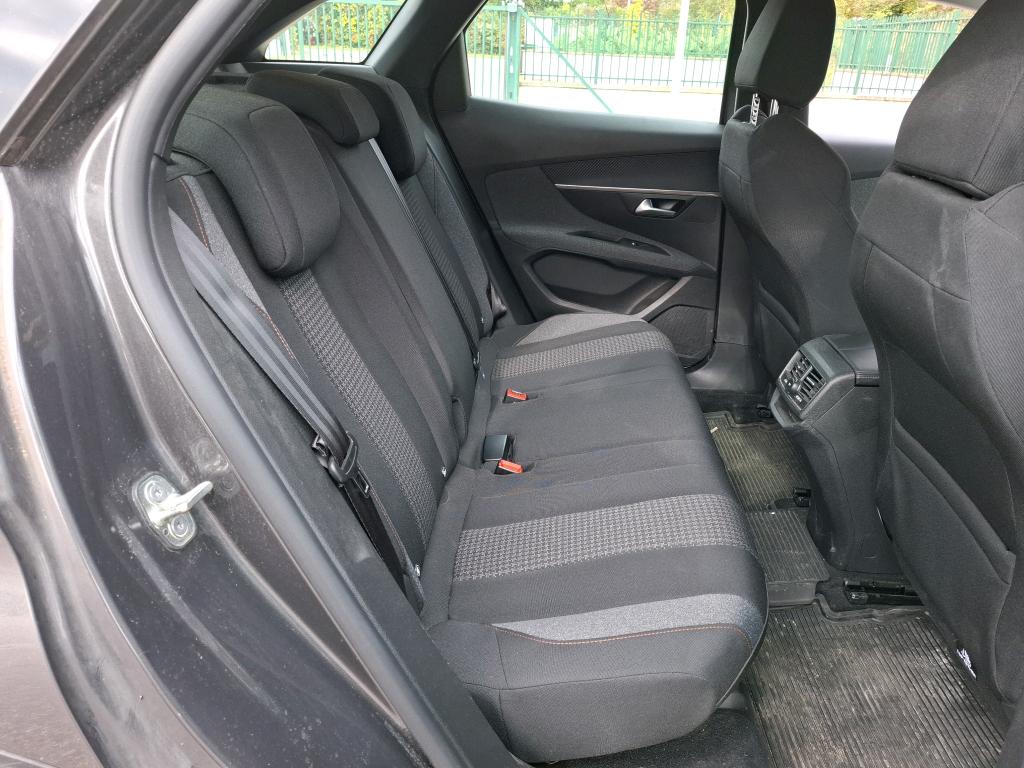 Peugeot 3008 BlueHDi 130ch S&S EAT8 Active Pack 2022