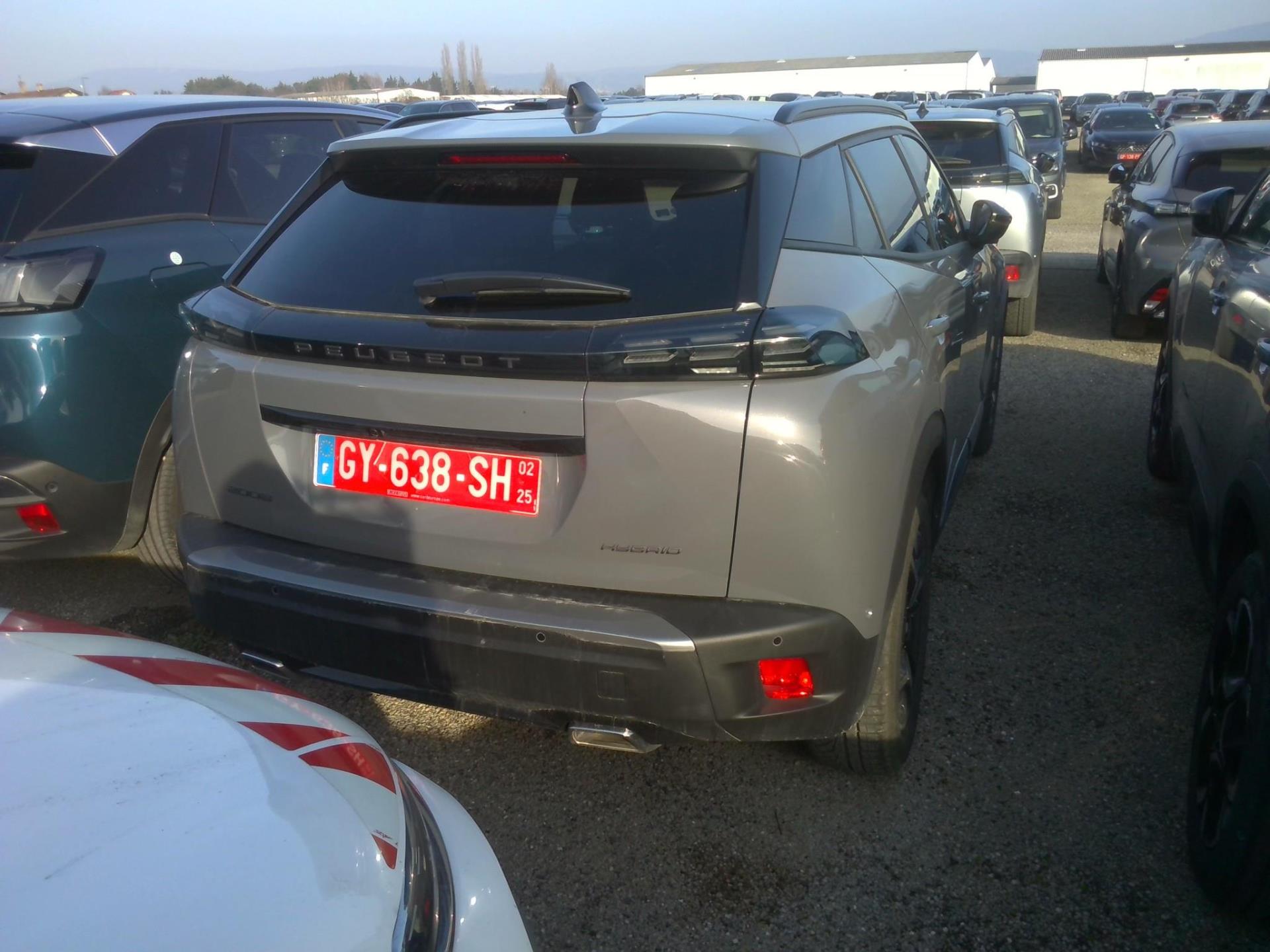 Peugeot 2008 Hybrid 136 e-DCS6 Allure 2024