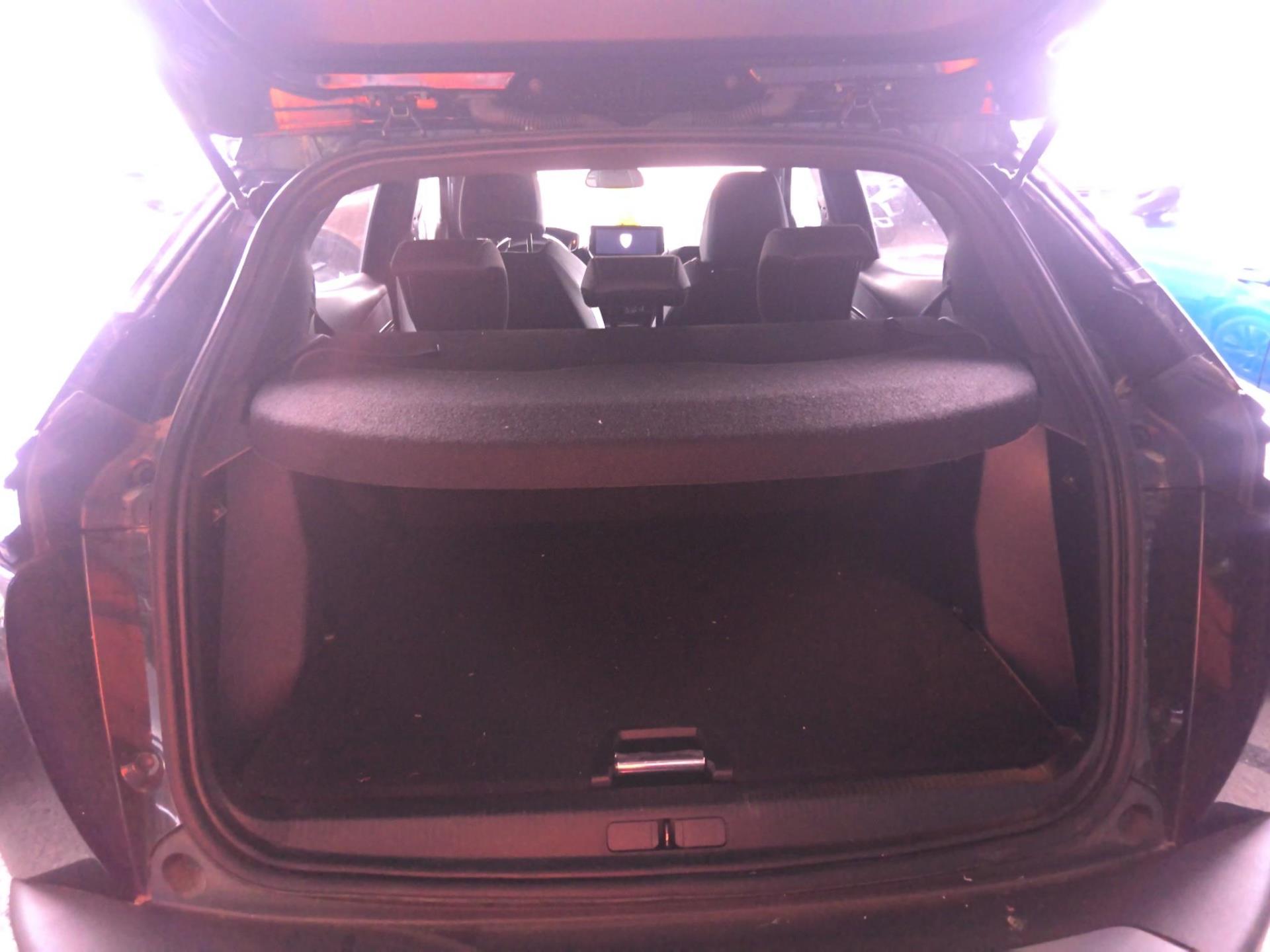 Peugeot 2008 Hybrid 136 e-DCS6 GT 2025