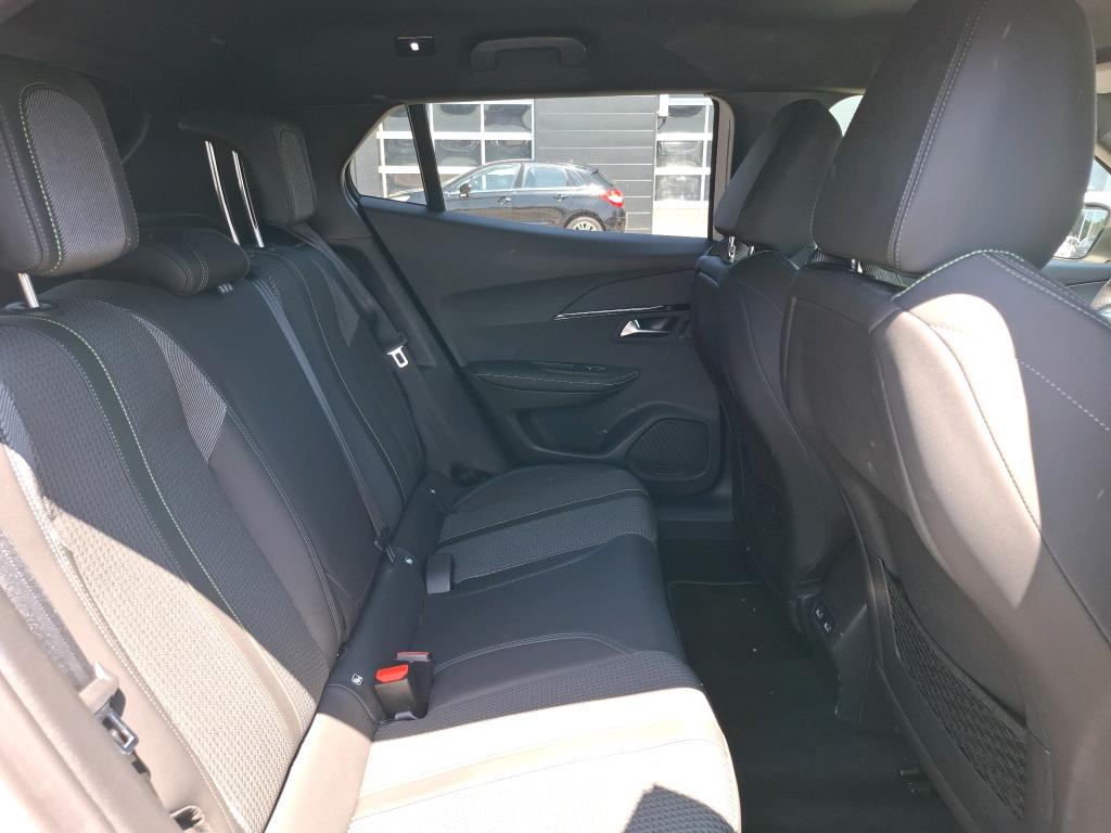 Peugeot 2008 BlueHDi 130 S&S EAT8 GT 2022