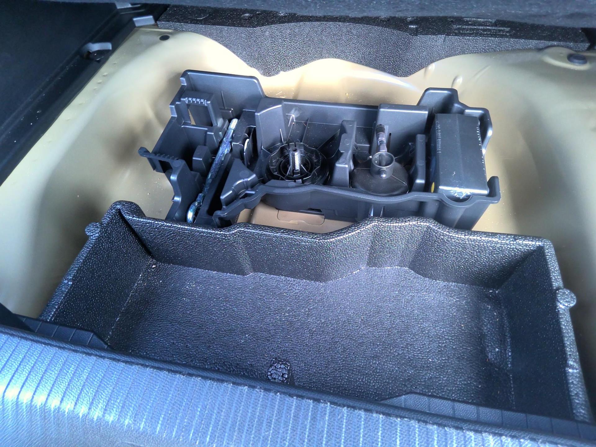 Peugeot 2008 Hybrid 145 e-DCS6 Allure 2025