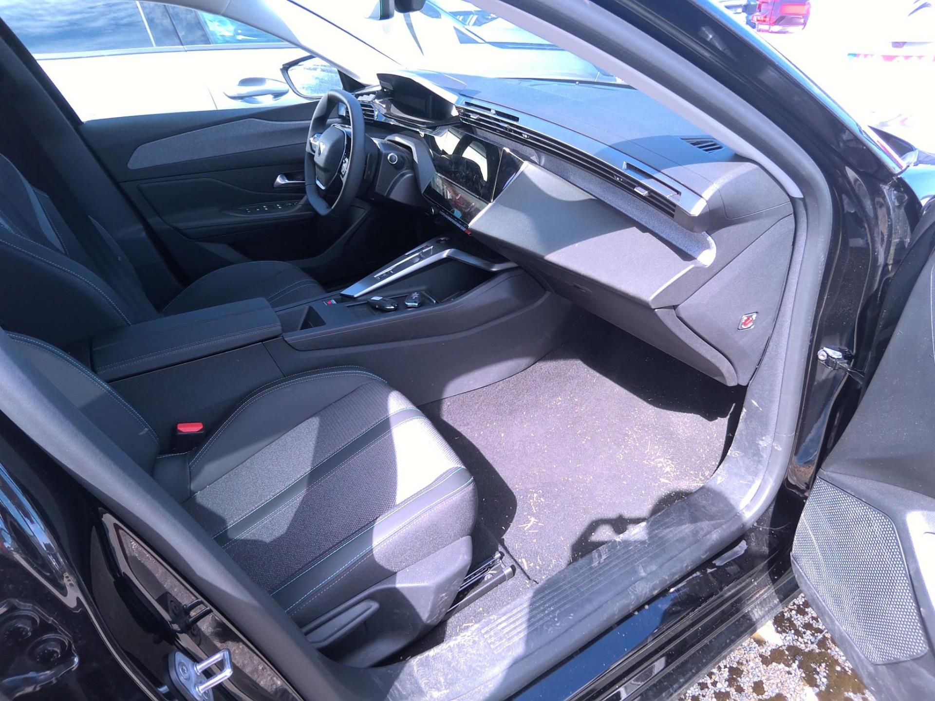 Peugeot 308 SW Hybrid 136 e-DCS6 Allure 2025