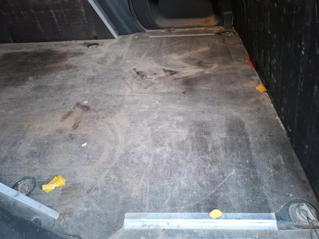 Peugeot PARTNER FOURGON STANDARD 650 KG BLUEHDI 130 S&S EAT8 ASPHALT 2021