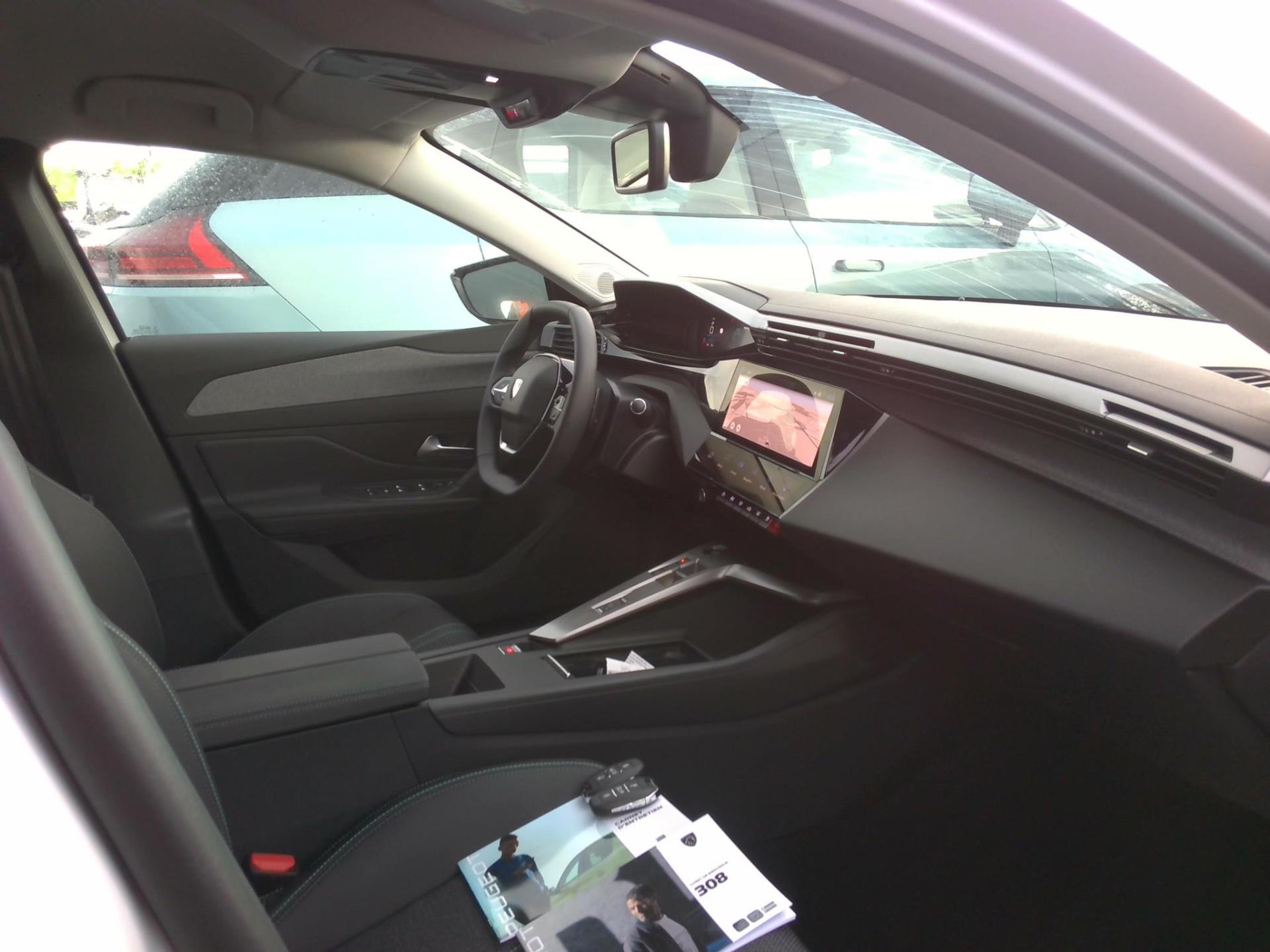 Peugeot 308 SW Hybrid 145 e-DCS6 Allure 2025