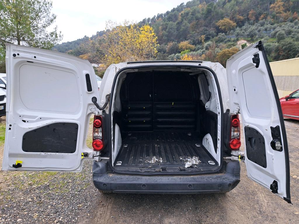 Peugeot PARTNER FOURGON STANDARD 1.6 BLUEHDI 75 BVM5 PREMIUM PACK 2017