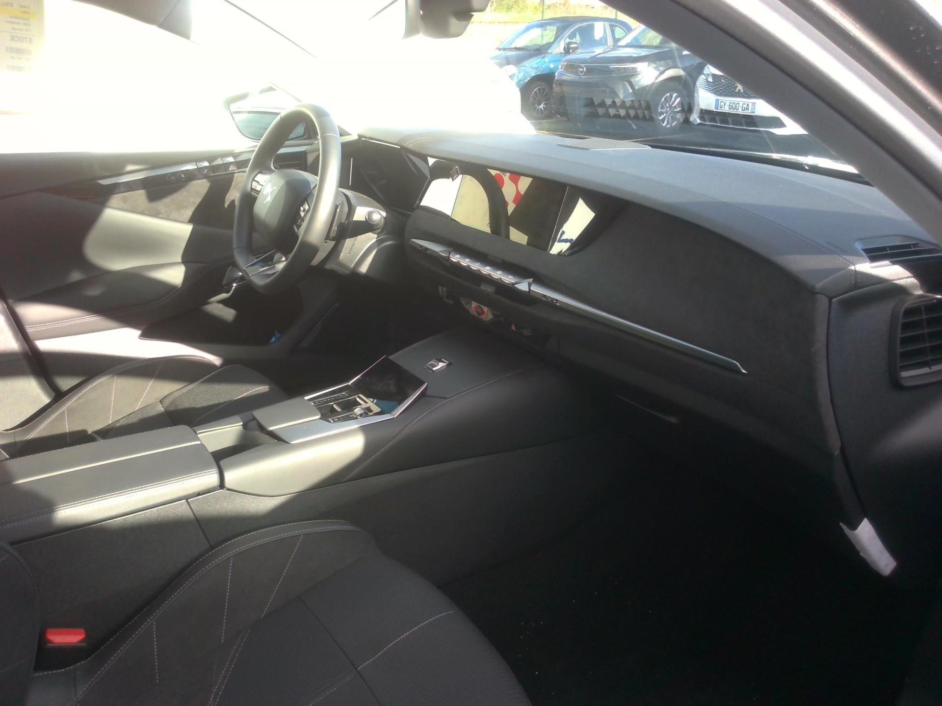 DS DS 4 BlueHDi 130 EAT8 Etoile - Alcantara 2024