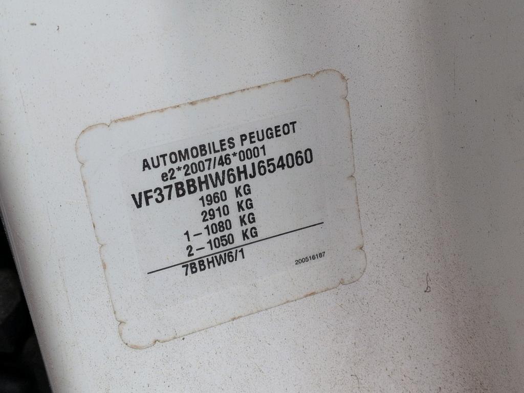 Peugeot PARTNER FOURGON STANDARD 1.6 BLUEHDI 75 BVM5 PREMIUM PACK 2017