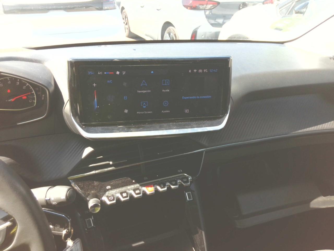Foto Peugeot 208 8