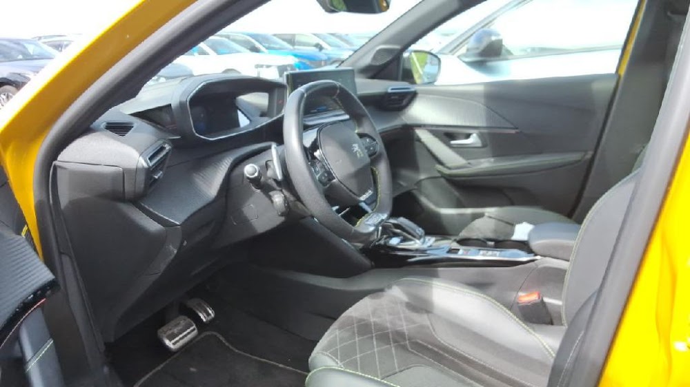 Foto Peugeot 208 4