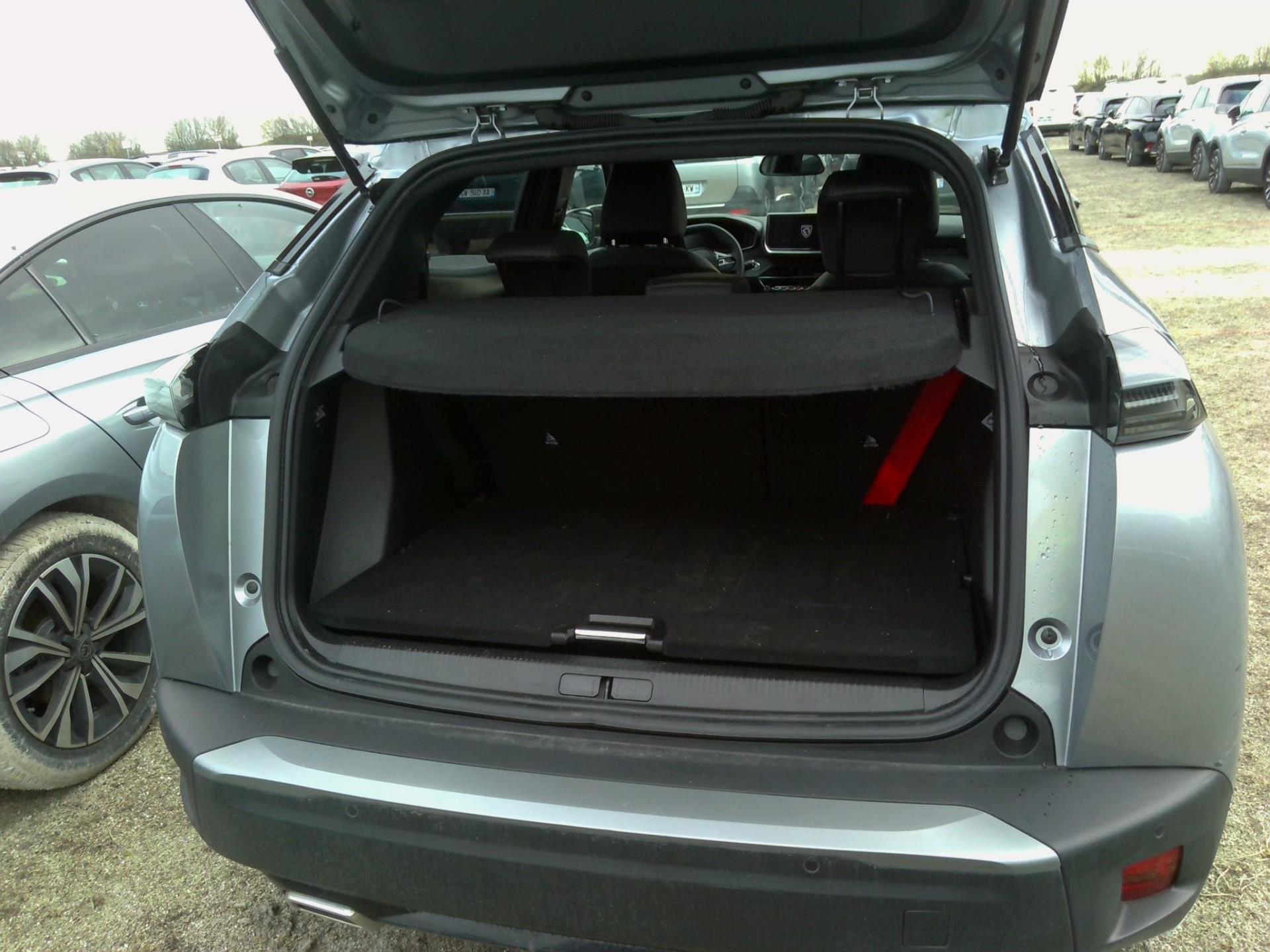 Peugeot 2008 Hybrid 136 e-DCS6 Allure 2024