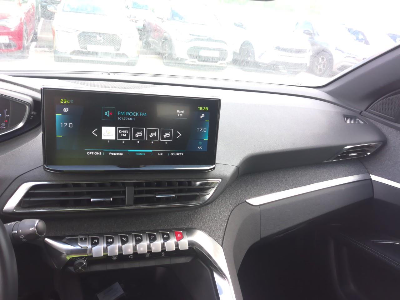 Foto Peugeot 3008 Hybrid 7