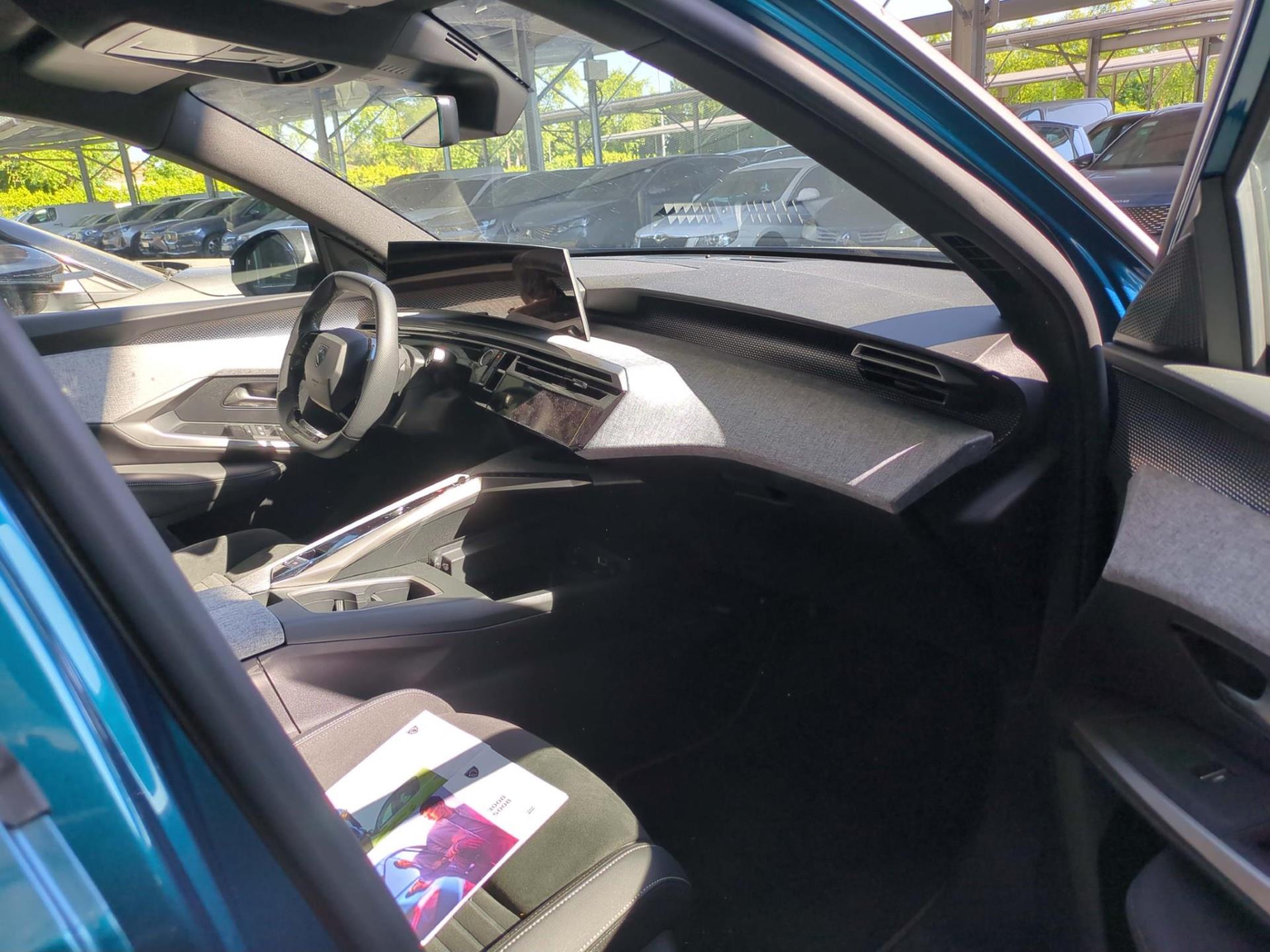 Peugeot 5008 Hybrid 136 e-DCS6 GT 2025