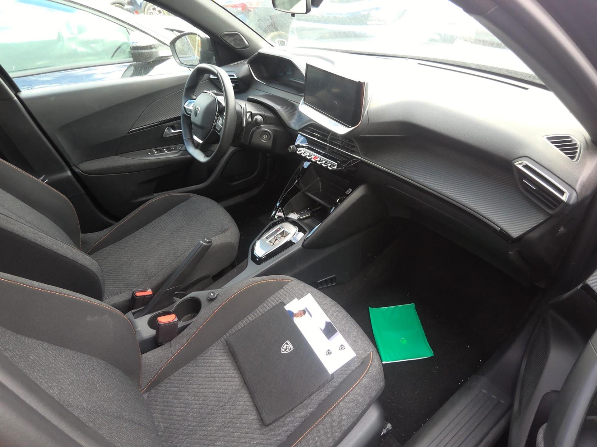 Peugeot 2008 Hybrid 136 e-DCS6 Style 2025