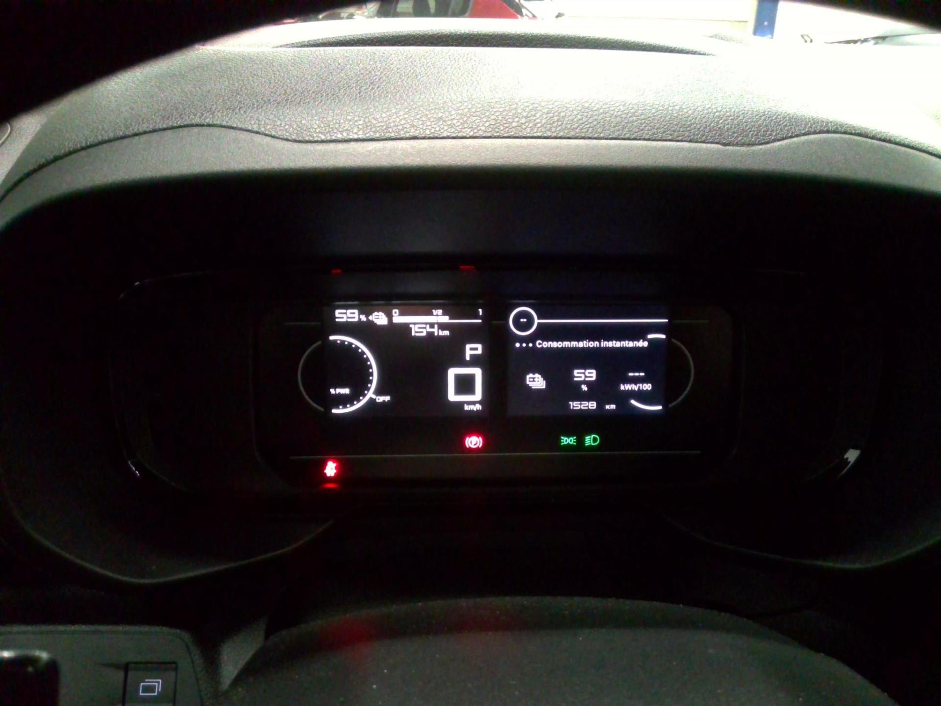 Opel E-Combo Life Taille XL 136 ch 100 kW Batterie 54 kWh Elegance 2024