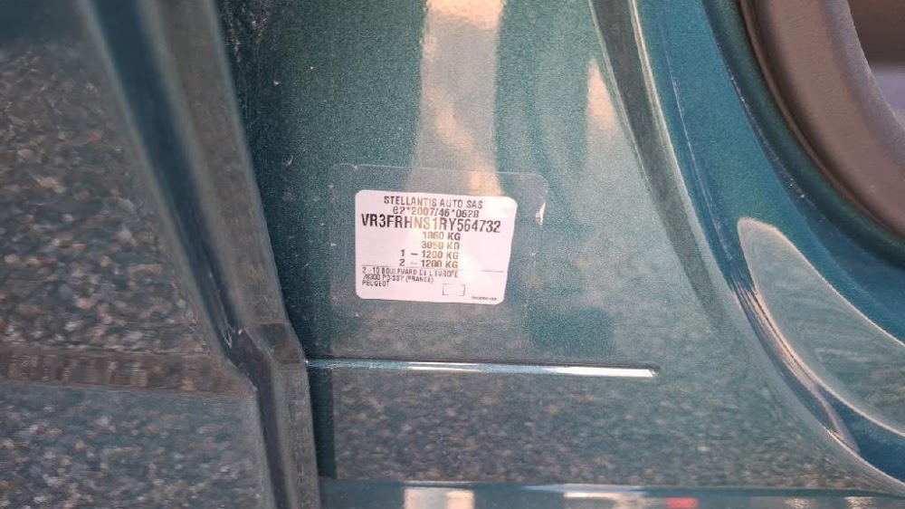 Foto Mitsubishi 308 2