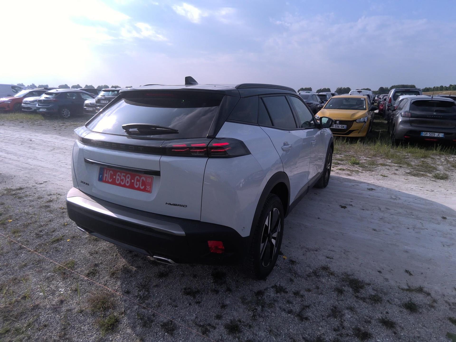 Peugeot 2008 Hybrid 136 e-DCS6 GT 2025
