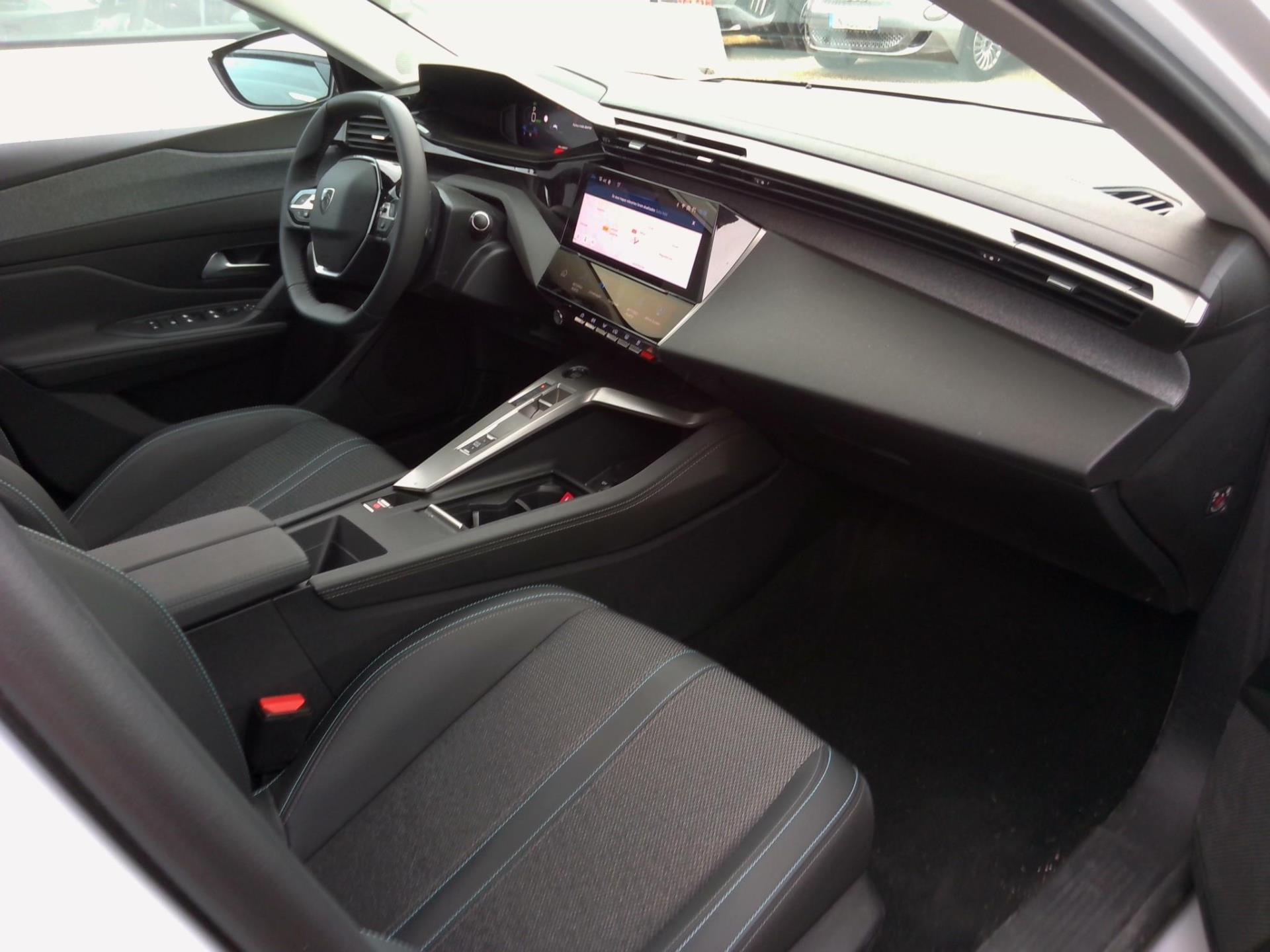 Peugeot 308 PHEV 180 e-EAT8 Allure 2024