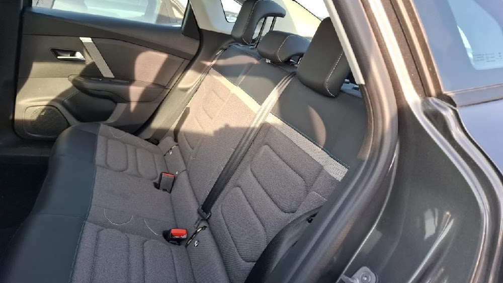 Foto Citroën C4 X 13