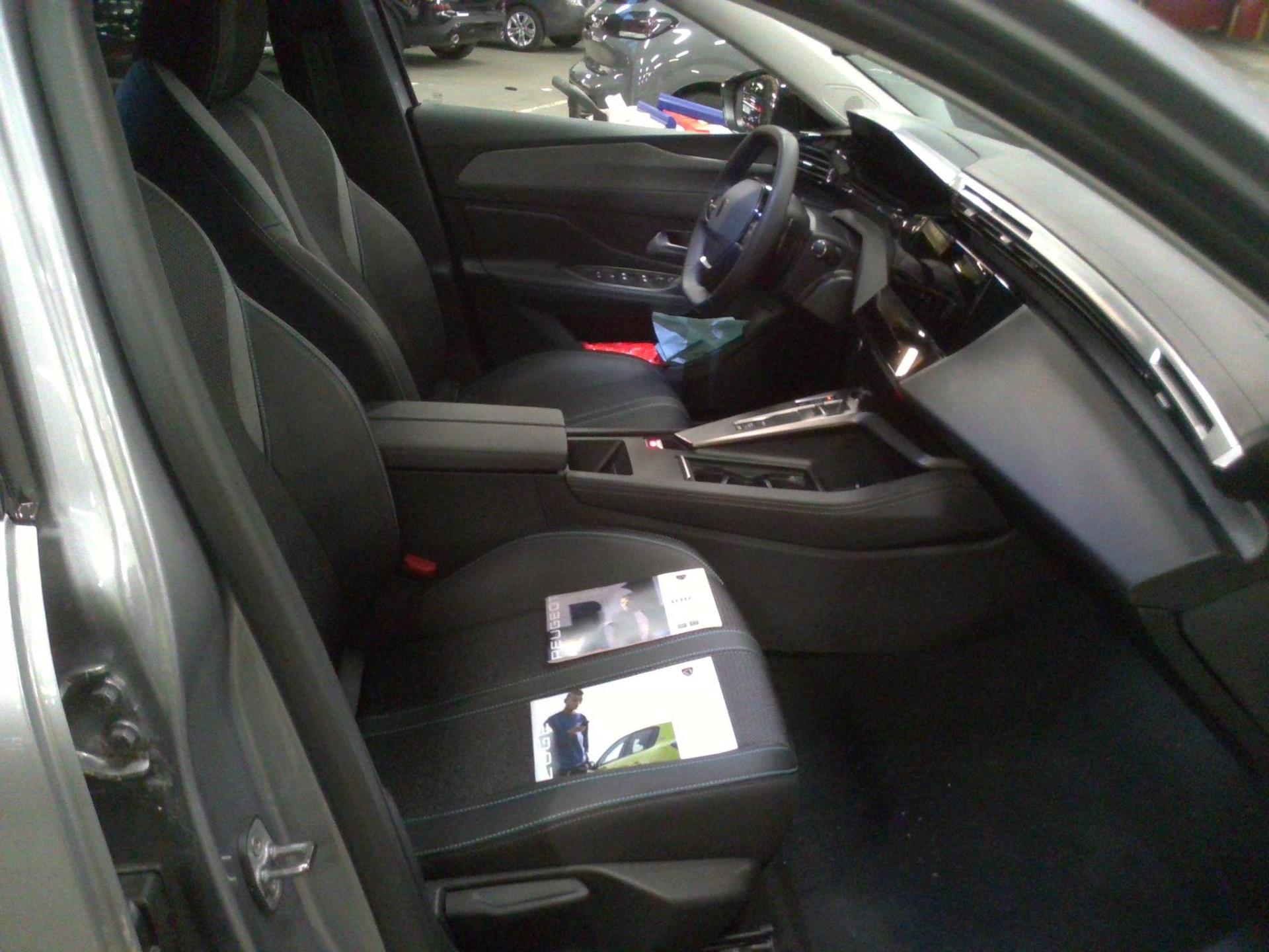 Peugeot 308 PHEV 180 e-EAT8 Allure 2024