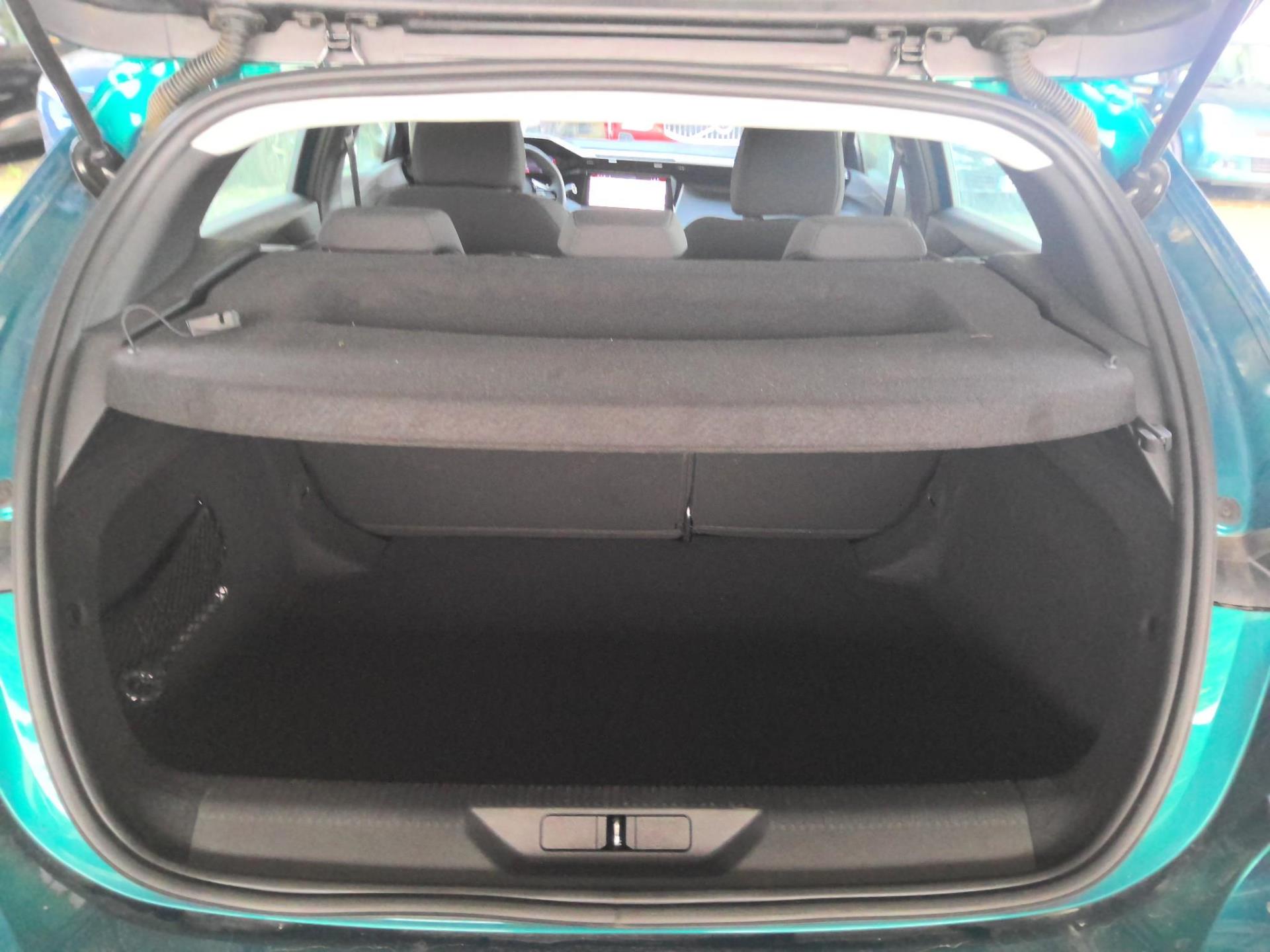 Peugeot 308 Hybrid 136 e-DCS6 Style 2025