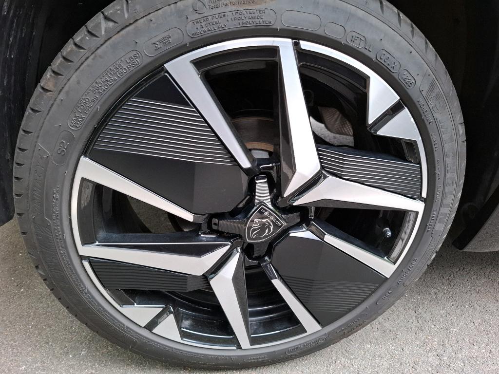 Peugeot 208 Hybrid 110 e-DCS6 GT 2025