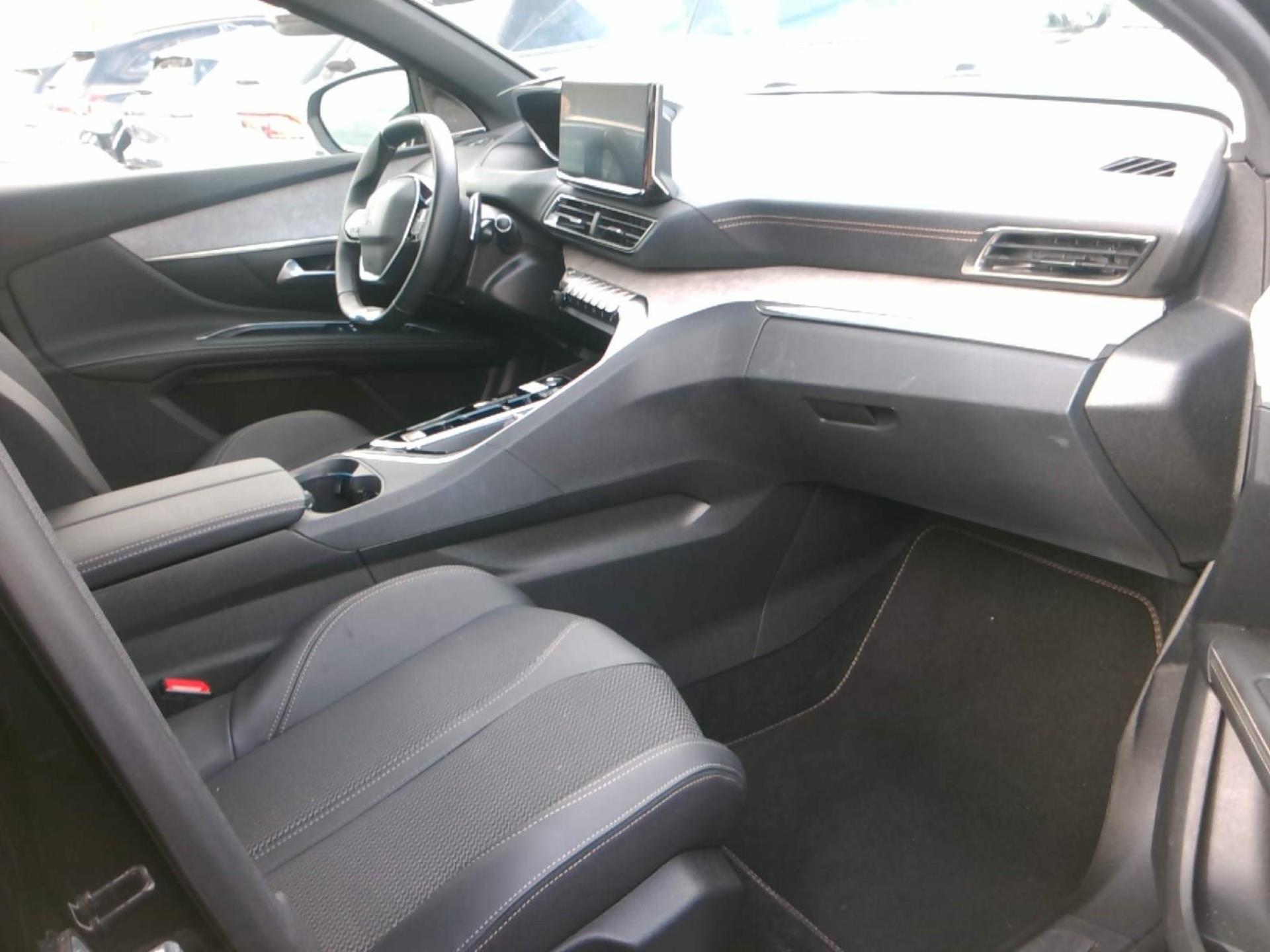 Peugeot 5008 Hybrid 136 e-DCS6 GT 2024