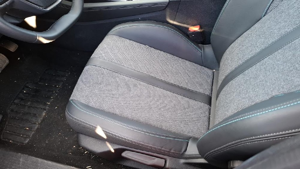 Foto Peugeot 408 9