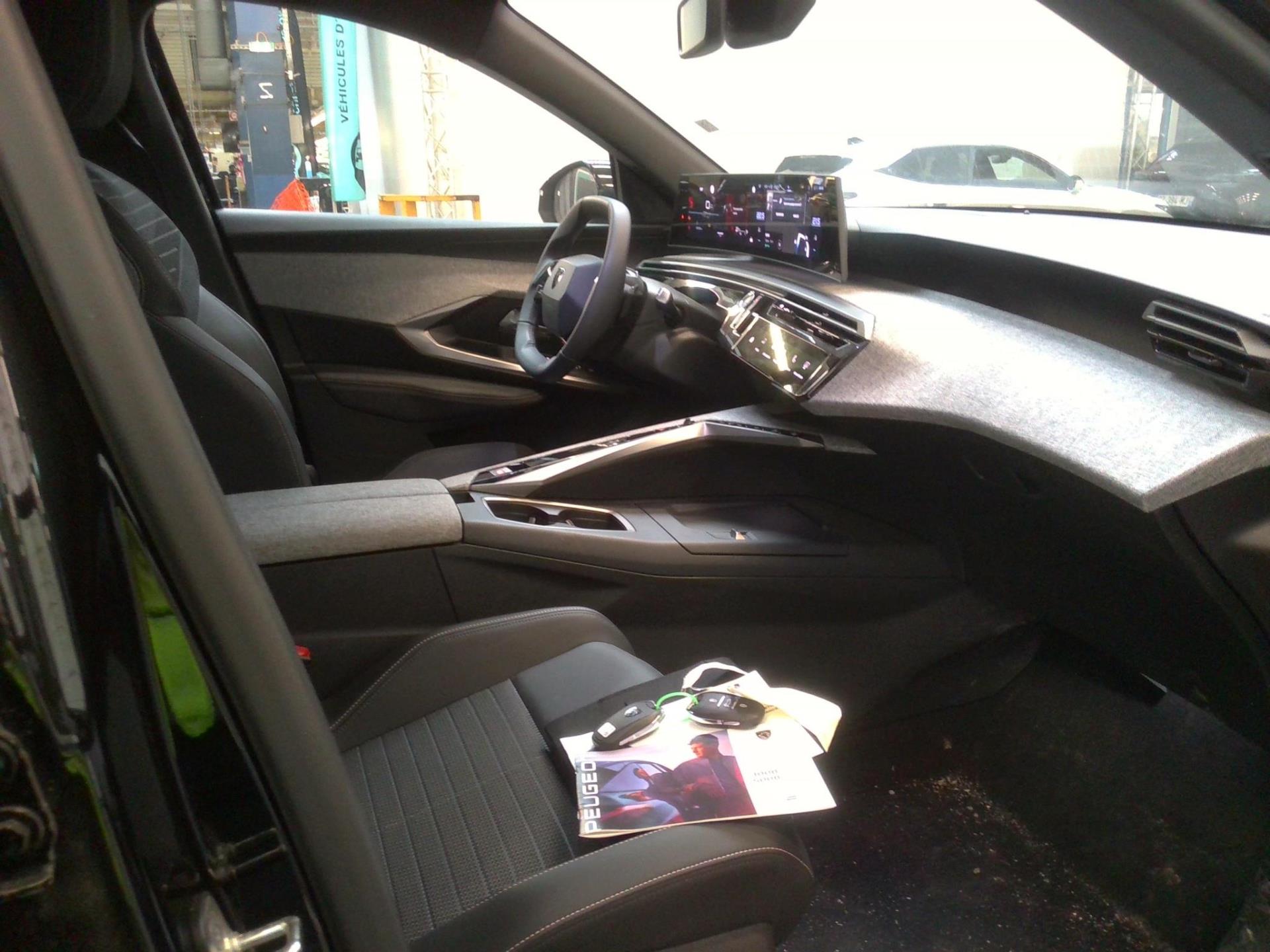 Peugeot 3008 Hybrid 136 e-DCS6 Allure 2024