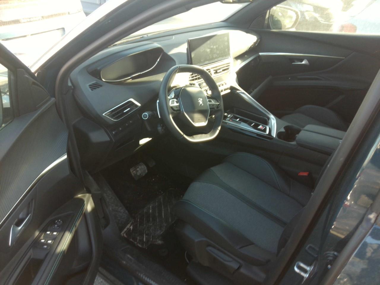 Foto Peugeot 3008 Hybrid 3