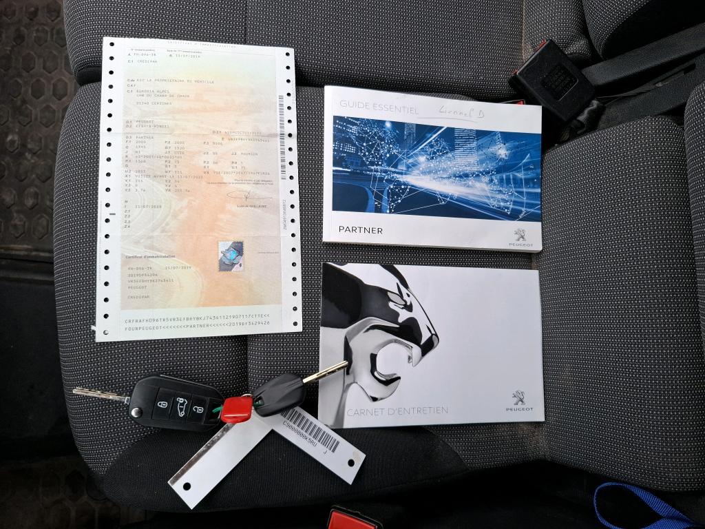 Peugeot PARTNER FOURGON STANDARD 650 KG BLUEHDI 100 S&S BVM5 PREMIUM 2019