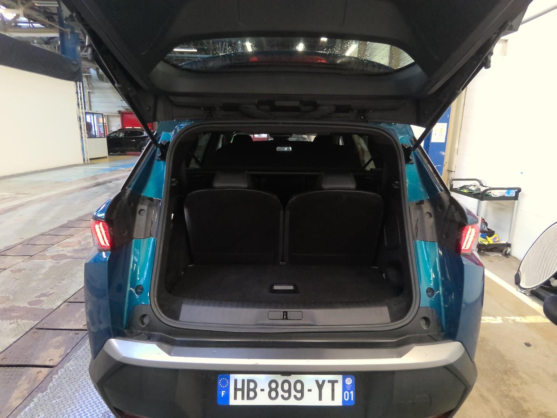 Peugeot 5008 Hybrid 136 e-DCS6 Allure 2025