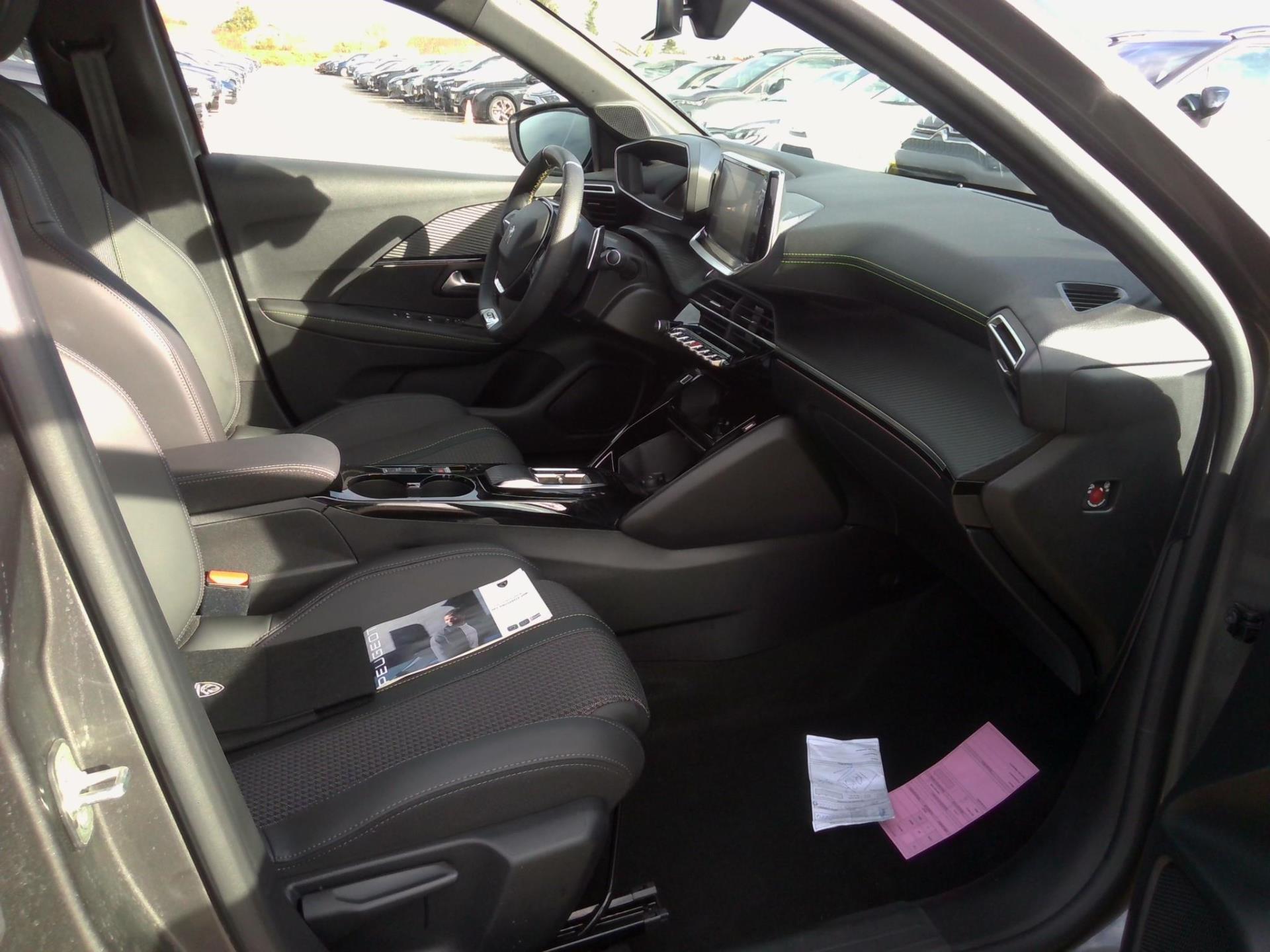 Peugeot 208 PureTech 100 S&S EAT8 GT 2023