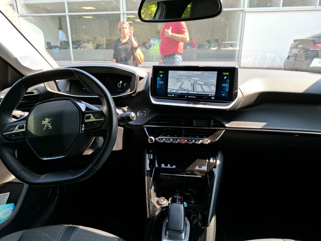 Peugeot 208 Electrique 50 kWh 136ch Allure Business 2021