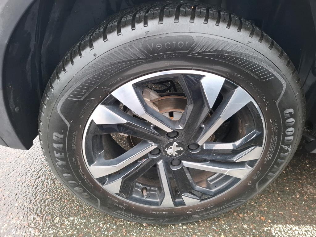 Peugeot 2008 BlueHDi 110 S&S BVM6 Roadtrip 2022