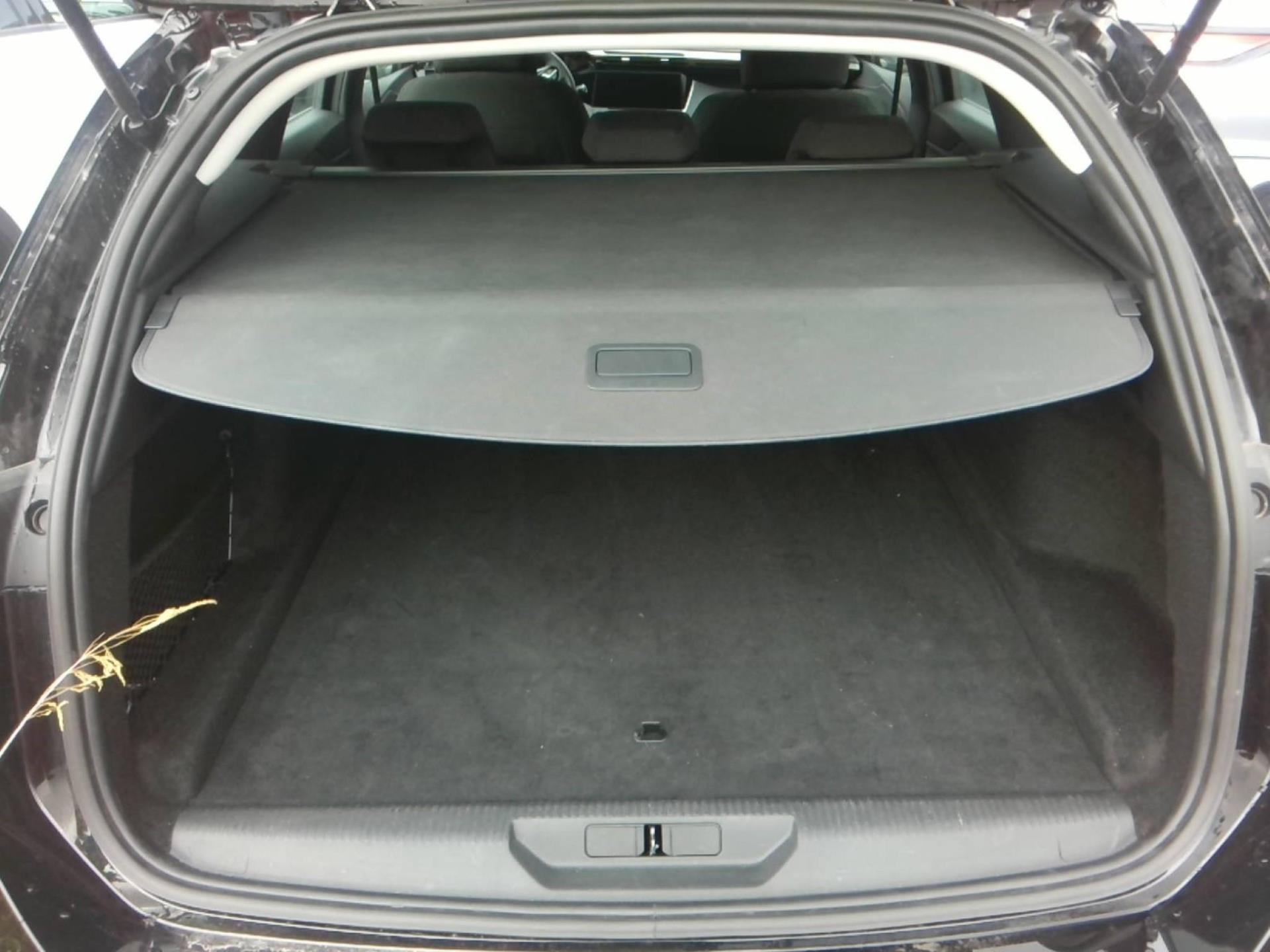 Peugeot 308 SW Hybrid 145 e-DCS6 Style 2025