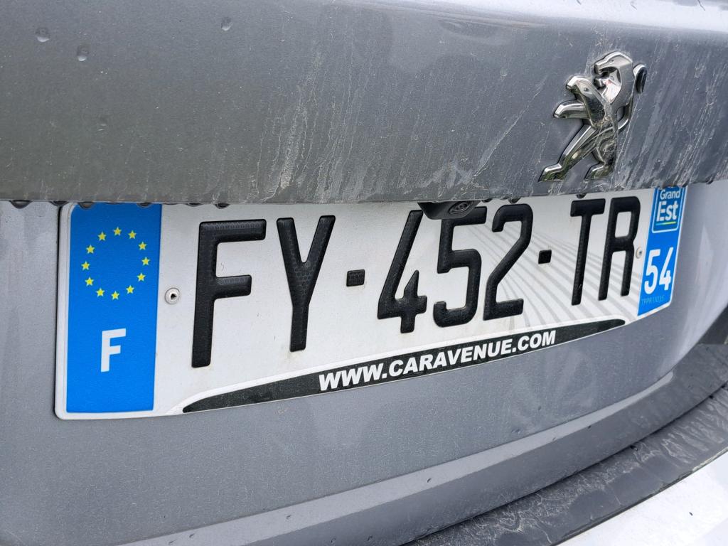 Peugeot 2008 BlueHDi 130 S&S EAT8 Allure 2021