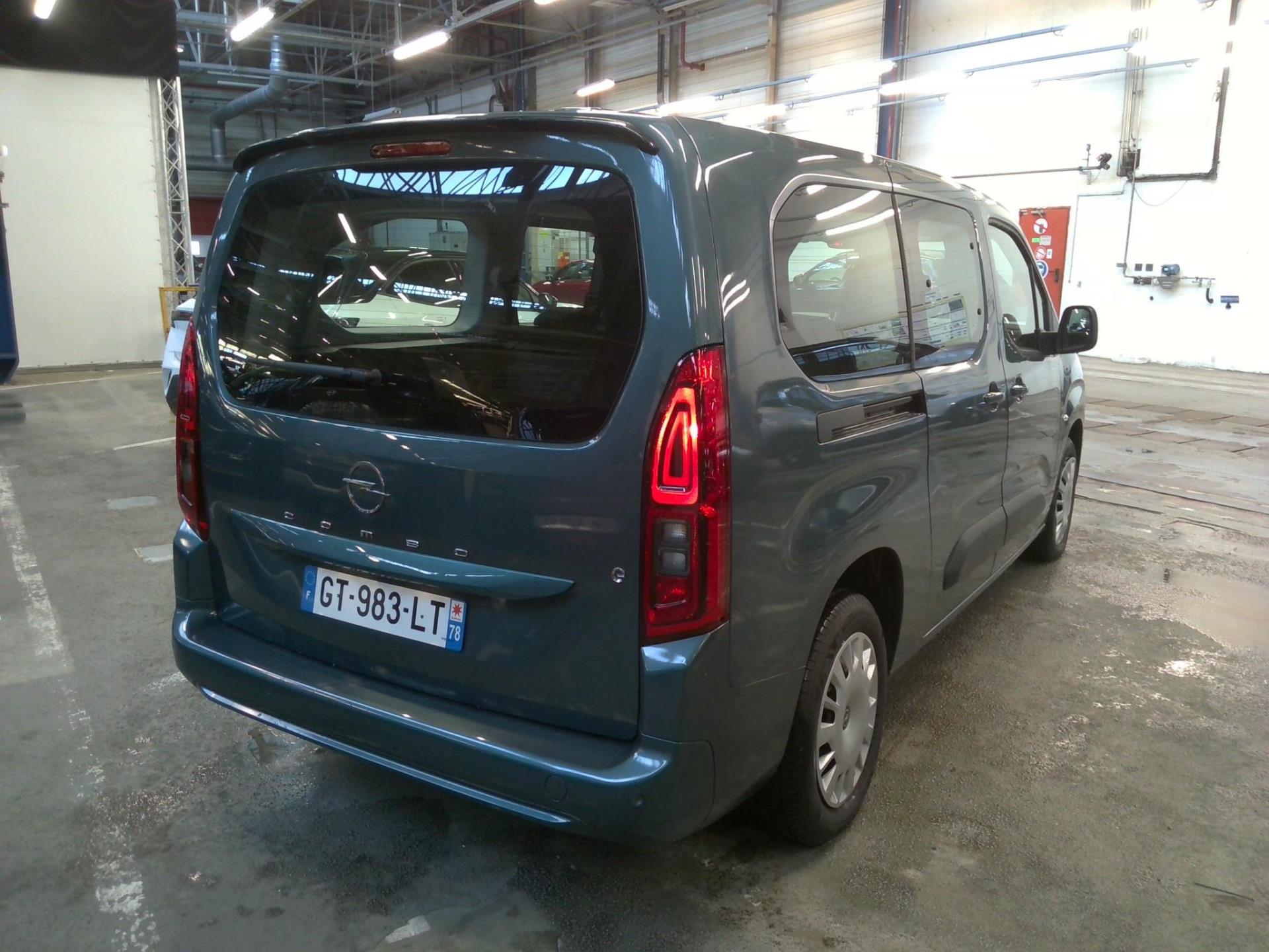 Opel E-Combo Life Taille XL 136 ch 100 kW Batterie 54 kWh Elegance 2024
