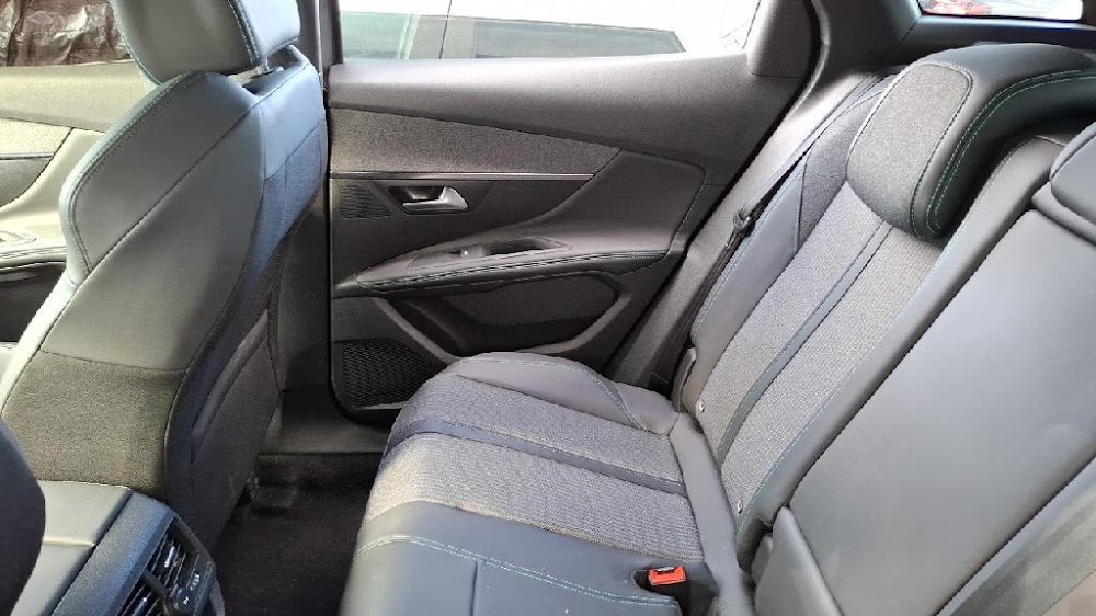 Foto Peugeot 3008 Hybrid 17