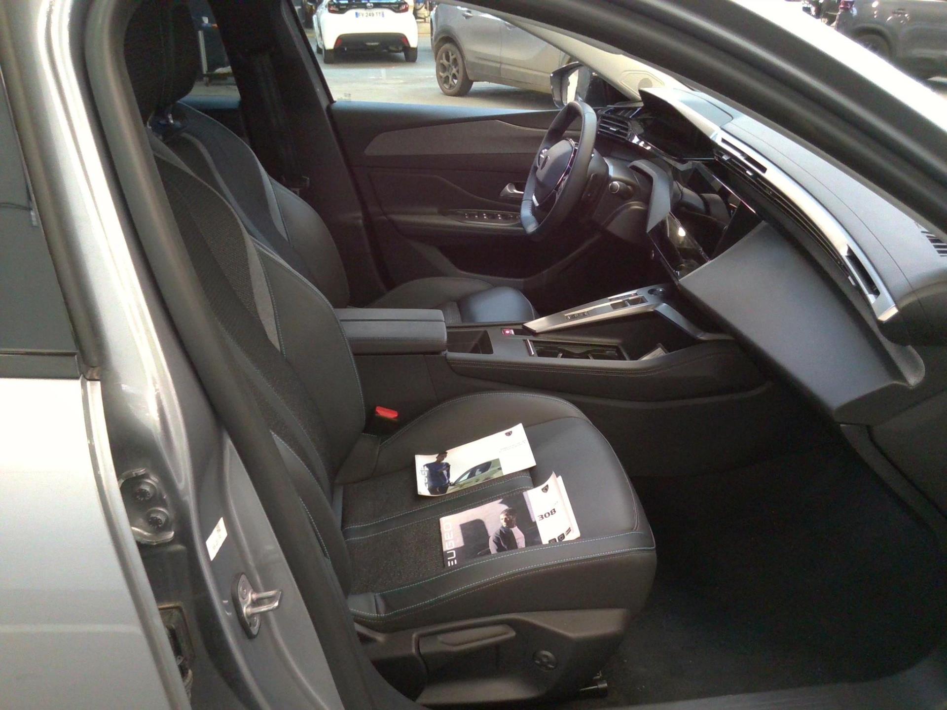 Peugeot 308 SW PHEV 180 e-EAT8 Allure 2024