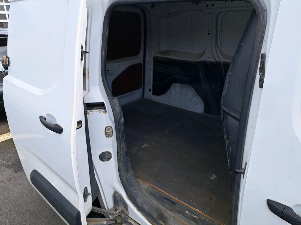 Peugeot PARTNER FOURGON STANDARD 650 KG BLUEHDI 100 S&S BVM5 PREMIUM 2019