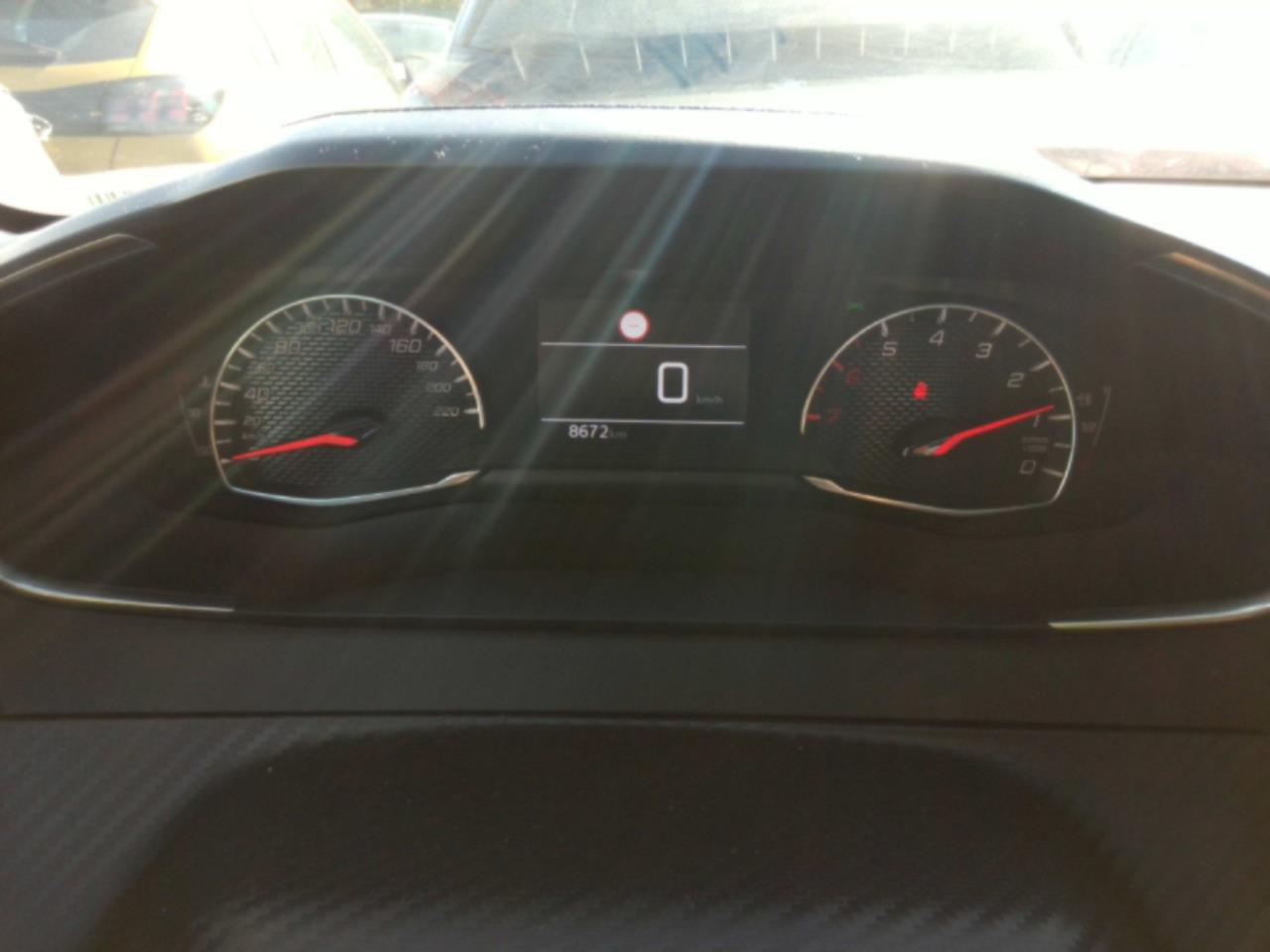 Foto Peugeot 208 10